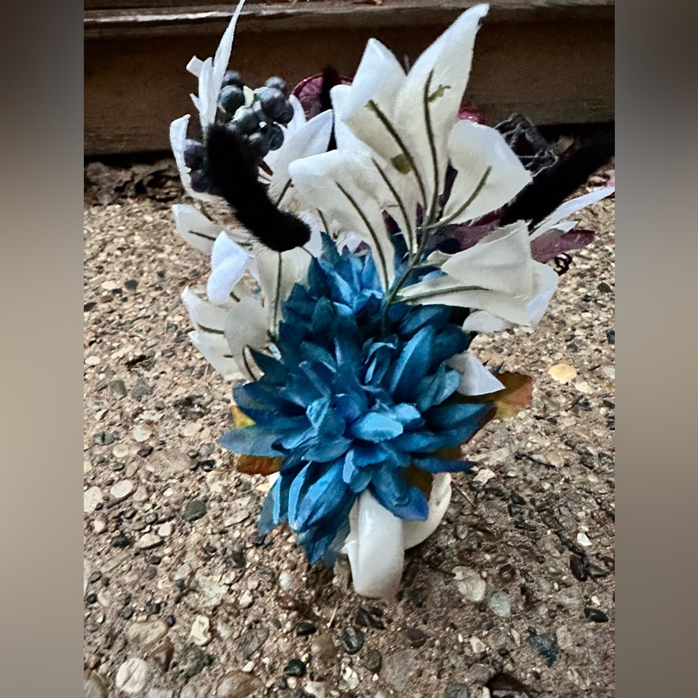 Spooky Ghost Mug with Floral Arrangement - Picture 3 of 4